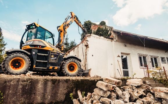 Demolition planning professionals, Rocky Demolition, 25 years expertise, licensed insured, 98% recycled debris