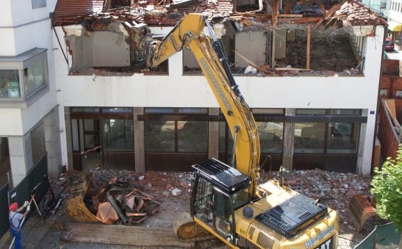 Demolition planning experts, Rocky Demolition, 25 years experience, 98 percent debris recycling, licensed insured